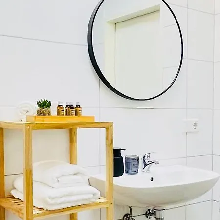 Klassen - Exklusive Altbau - Zentral - Rheinnaehe Διαμέρισμα