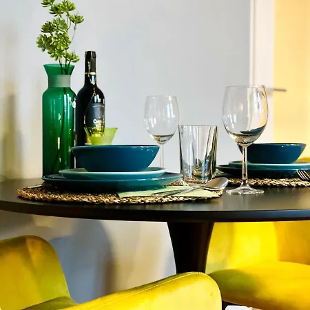 Klassen - Exklusives Altbau - Zentral - Rheinnaehe Apartment