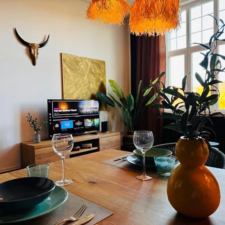 Klassen - Exklusive Altbau - Zentral - Rheinnaehe Appartement