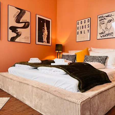 Klassen - Exklusive Altbau - Zentral - Rheinnaehe Appartement *