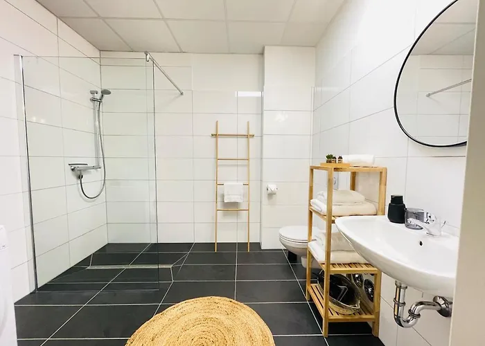 Klassen - Exklusive Altbau - Zentral - Rheinnaehe *