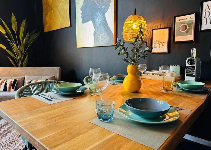 Klassen - Exklusive Altbau - Zentral - Rheinnaehe Appartamento