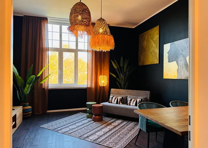 Klassen - Exklusive Altbau - Zentral - Rheinnaehe